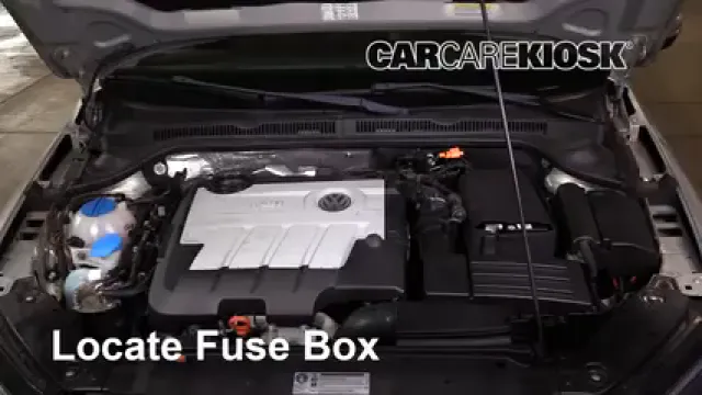 2012 Volkswagen Jetta TDI 2.0L 4 Cyl. Turbo Diesel Sedan Fusible (moteur) Contrôle